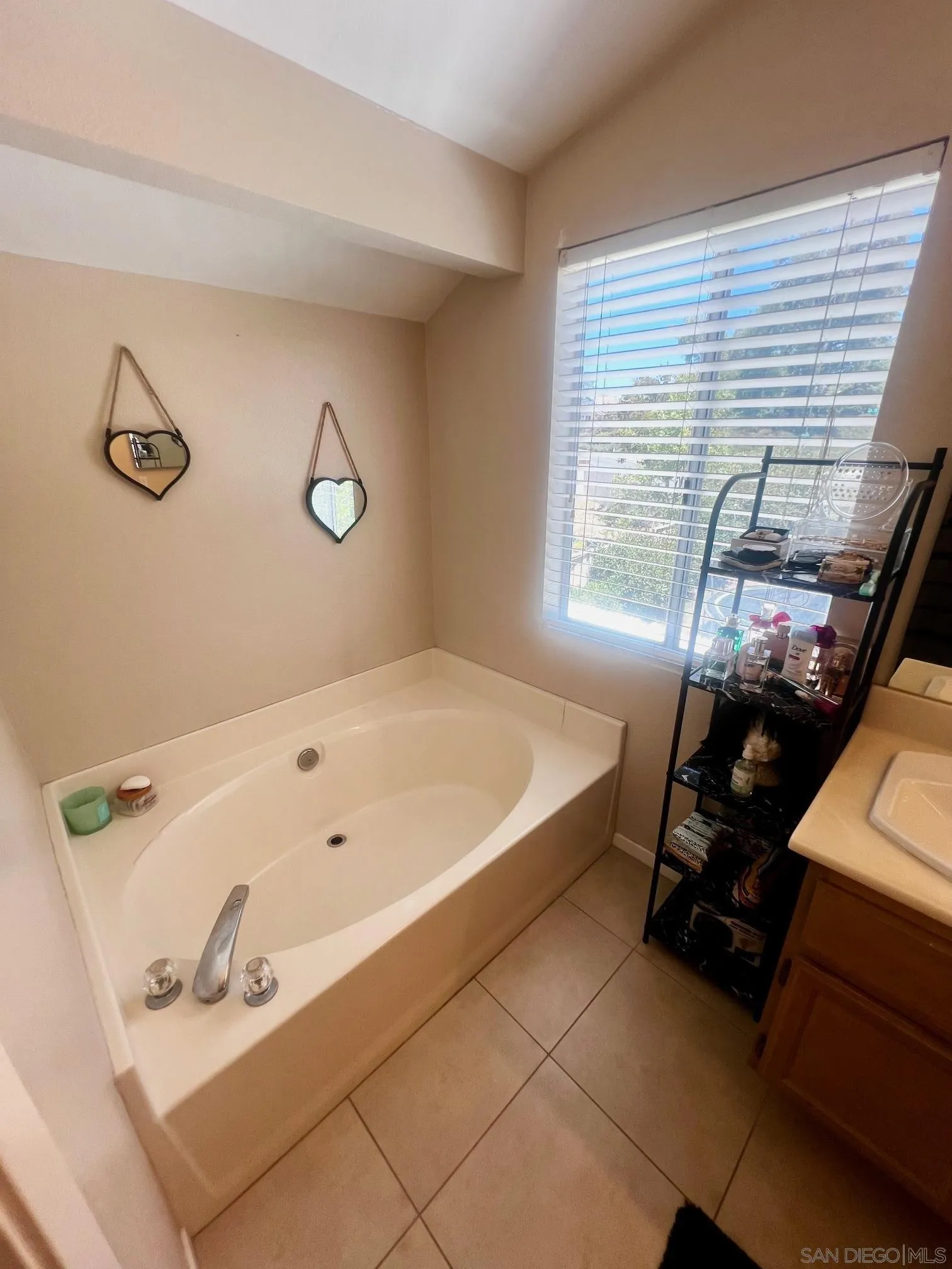 Temecula, California, 92591, United States, 4 Bedrooms Bedrooms, ,3 BathroomsBathrooms,Residential,For Sale,1877414
