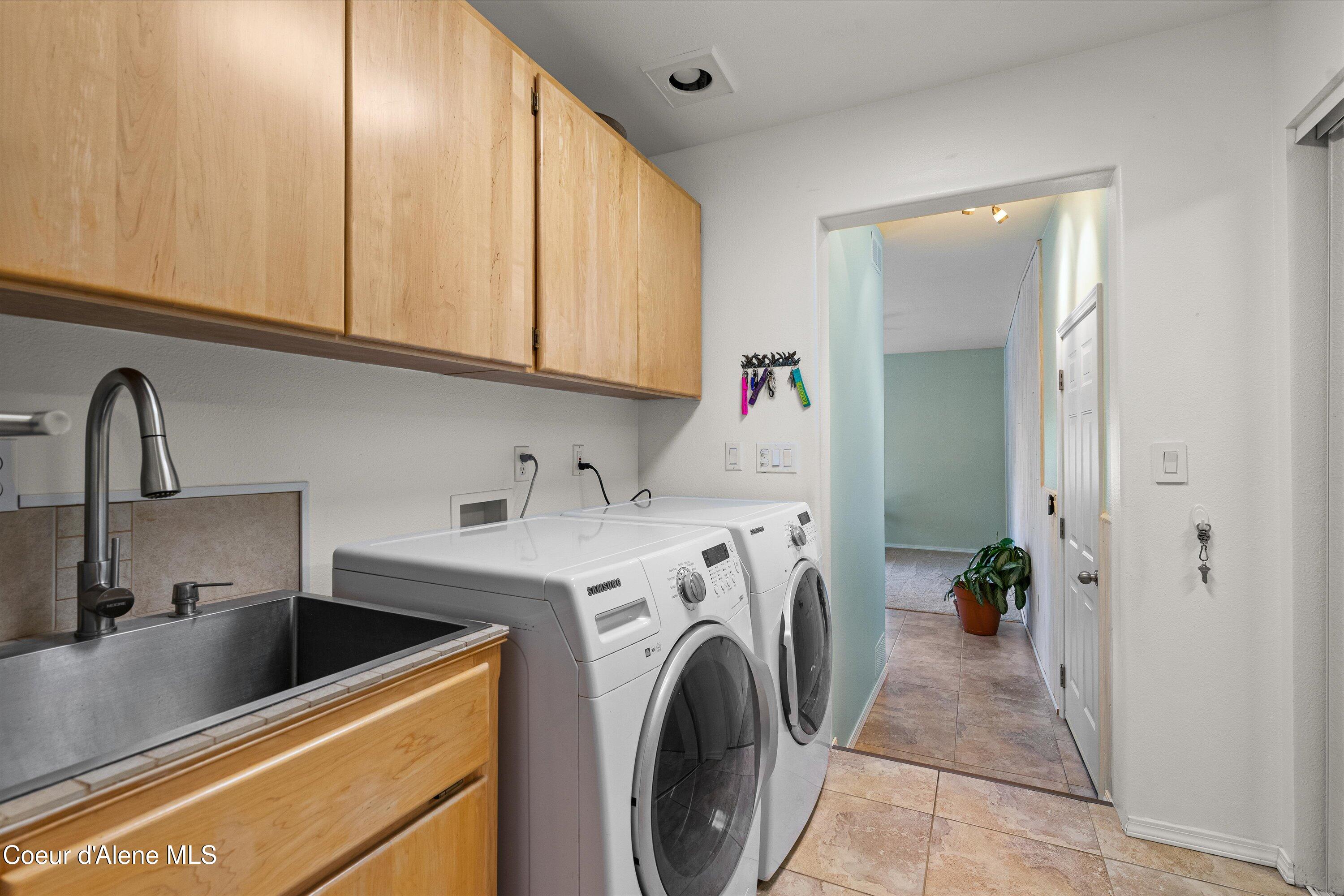 Hauser, Idaho, 83854, United States, 3 Bedrooms Bedrooms, ,3 BathroomsBathrooms,Residential,For Sale,1974734