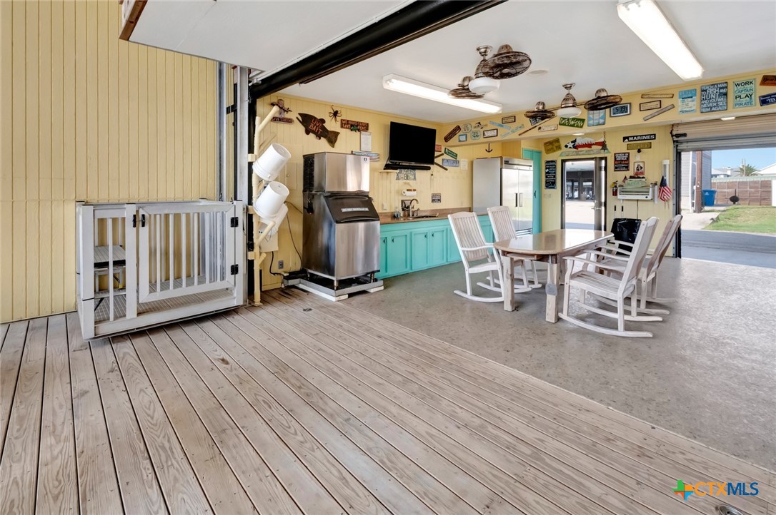 504 S 12th Street, Port O'Connor, Texas, 77982, United States, 5 Bedrooms Bedrooms, ,4 BathroomsBathrooms,Residential,For Sale,504 S 12th Street,1559126