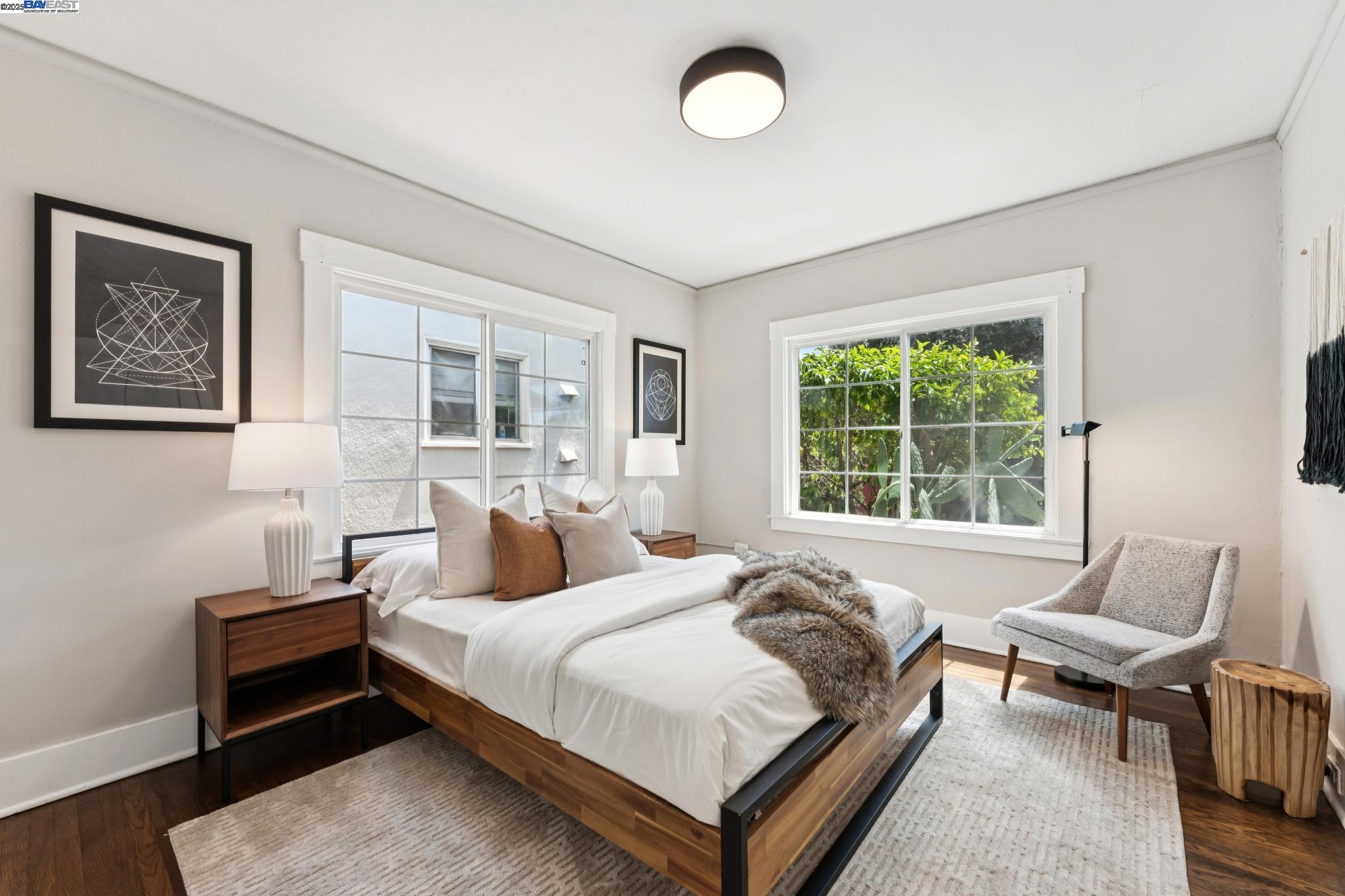 Oakland, California, 94605, United States, 2 Bedrooms Bedrooms, ,1 BathroomBathrooms,Residential,For Sale,1901518