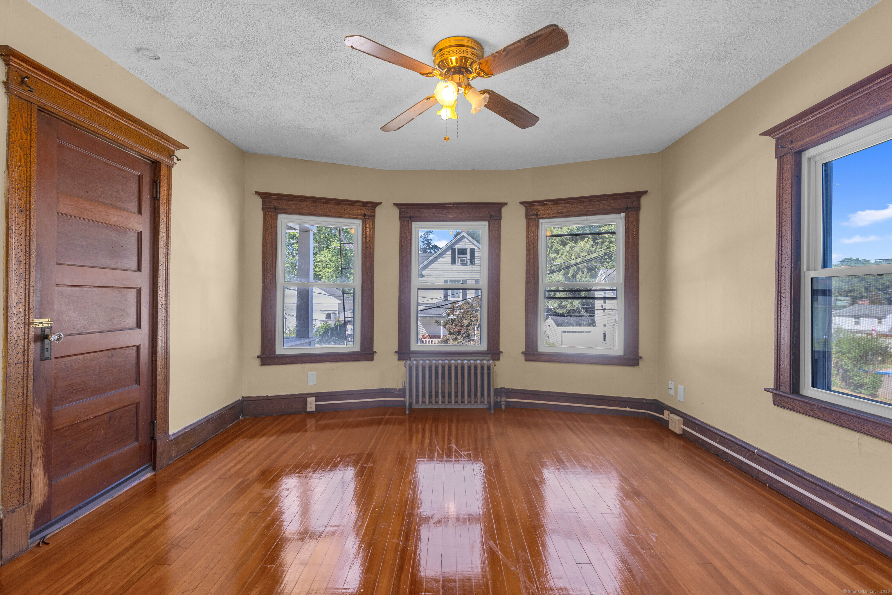 Manchester, Connecticut, 06040, United States, 8 Bedrooms Bedrooms, ,3 BathroomsBathrooms,Residential,For Sale,1957488