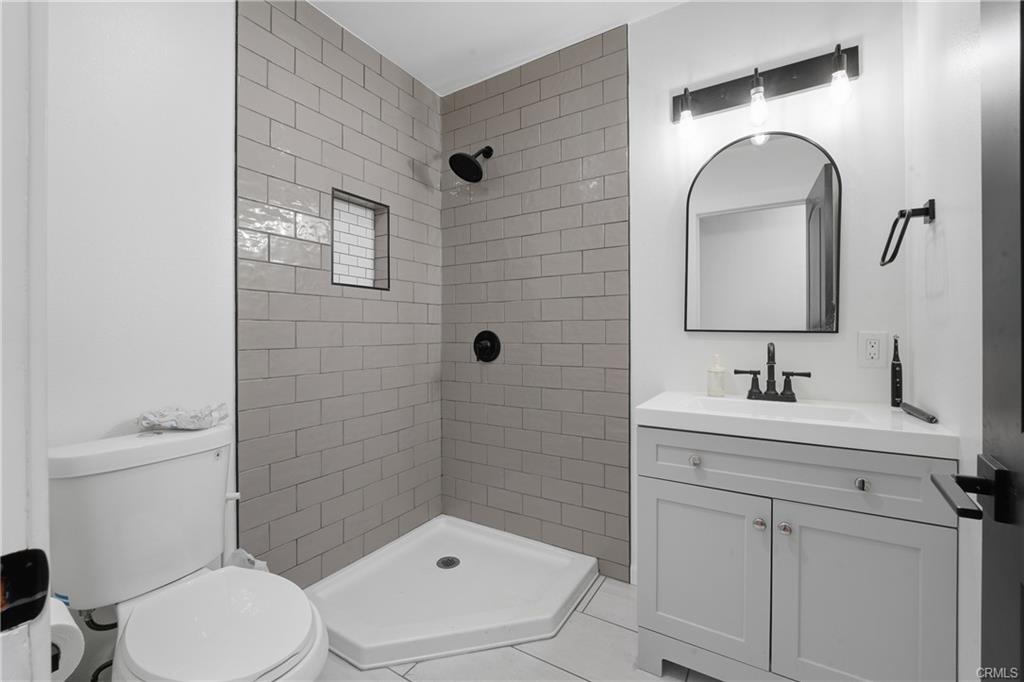 Huntington Park, California, 90255, United States, 3 Bedrooms Bedrooms, ,2 BathroomsBathrooms,Residential,For Sale,2006078