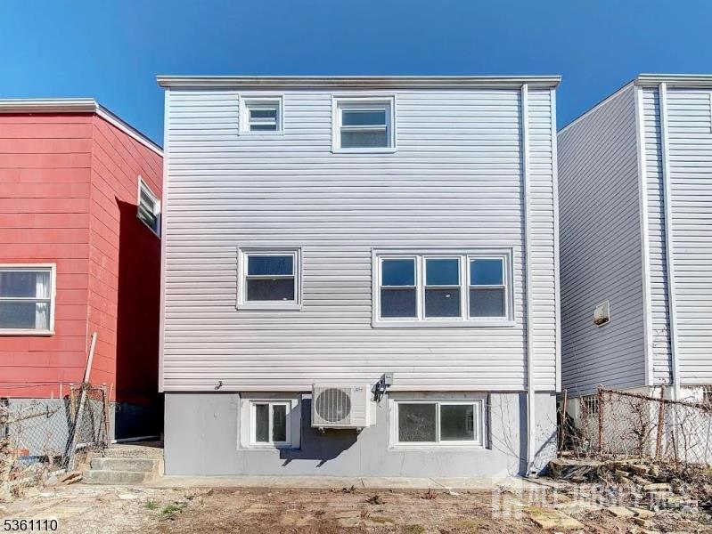 Jersey City, New Jersey, 07305, United States, ,Residential,For Sale,1918469
