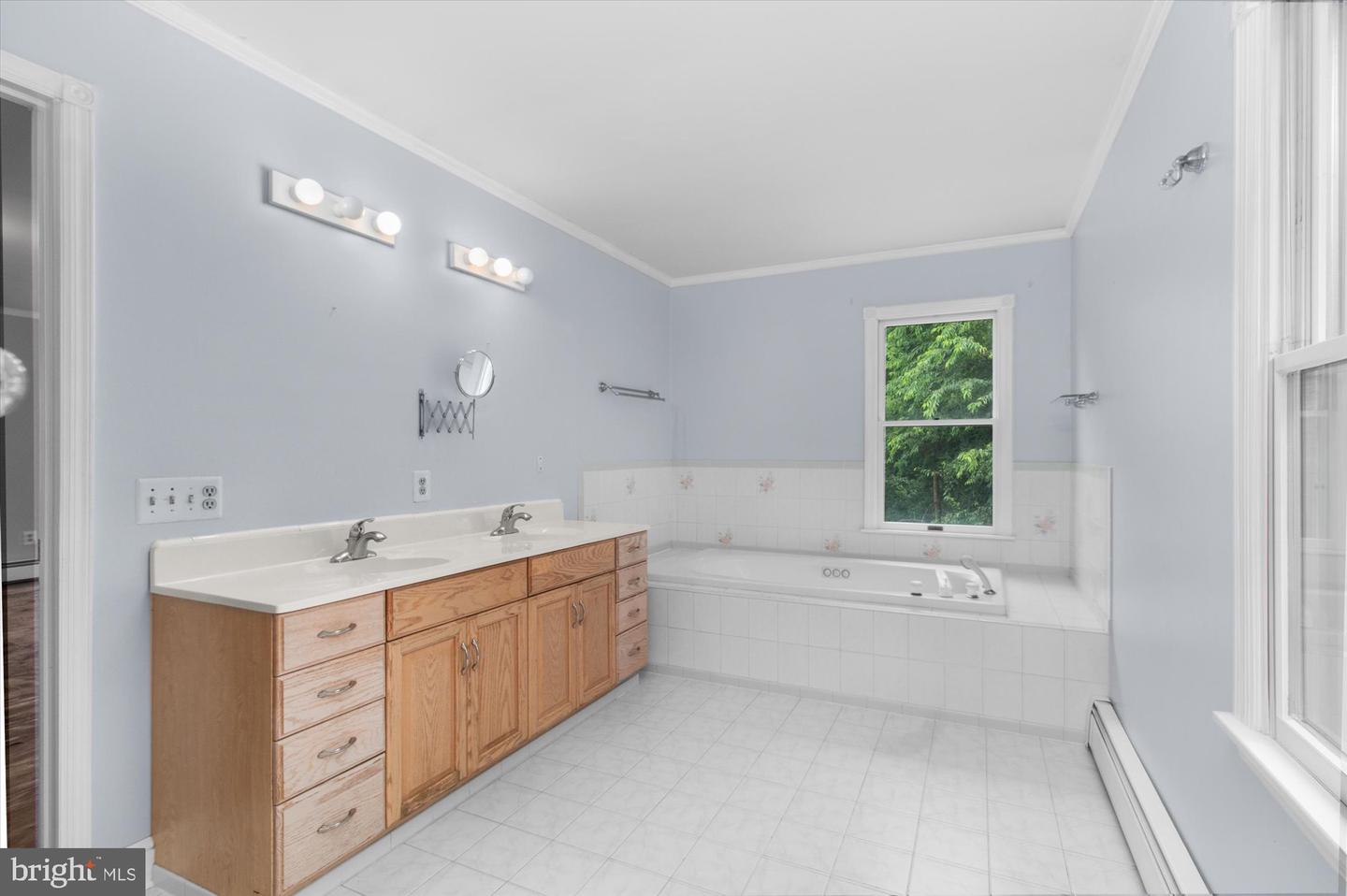 Lambertville, New Jersey, 08530, United States, 4 Bedrooms Bedrooms, ,3 BathroomsBathrooms,Residential,For Sale,1901390
