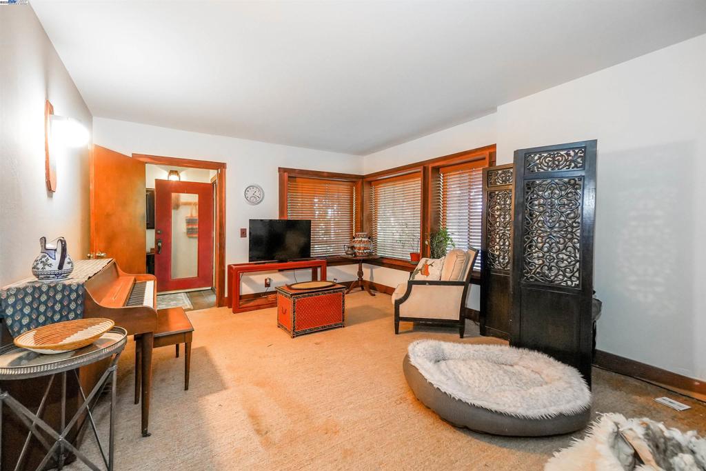 San Rafael, California, 94903-3840, United States, 3 Bedrooms Bedrooms, ,3 BathroomsBathrooms,Residential,For Sale,1987101