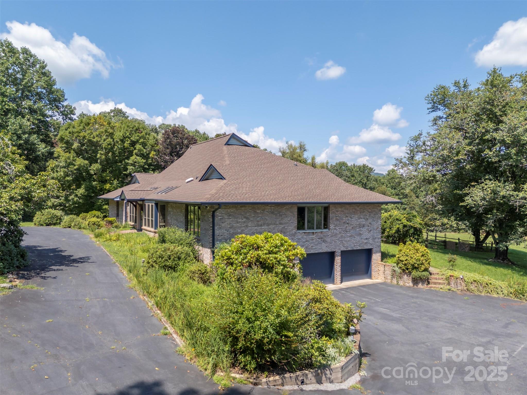Horse Shoe, North Carolina, 28742, United States, 6 Bedrooms Bedrooms, ,6 BathroomsBathrooms,Residential,For Sale,1927207