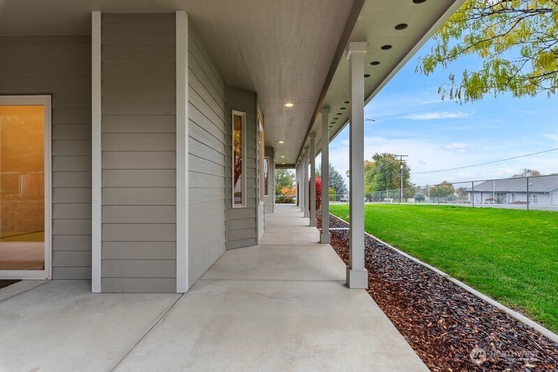 Wenatchee, Washington, 98801, United States, 3 Bedrooms Bedrooms, ,1 BathroomBathrooms,Residential,For Sale,1989040