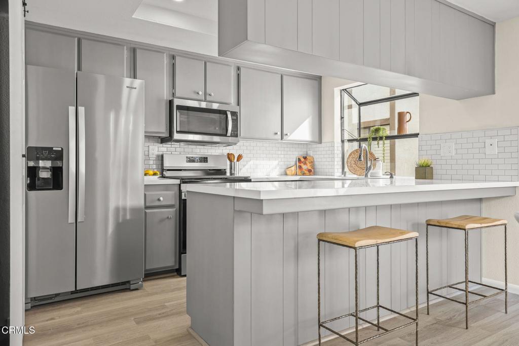 Pasadena, California, 91101, United States, 2 Bedrooms Bedrooms, ,2 BathroomsBathrooms,Residential,For Sale,1989436