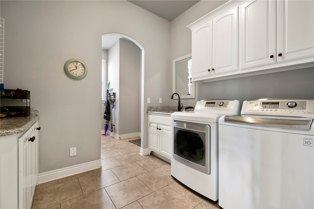 Bentonville, Arkansas, 72712, United States, 5 Bedrooms Bedrooms, ,5 BathroomsBathrooms,Residential,For Sale,1895403