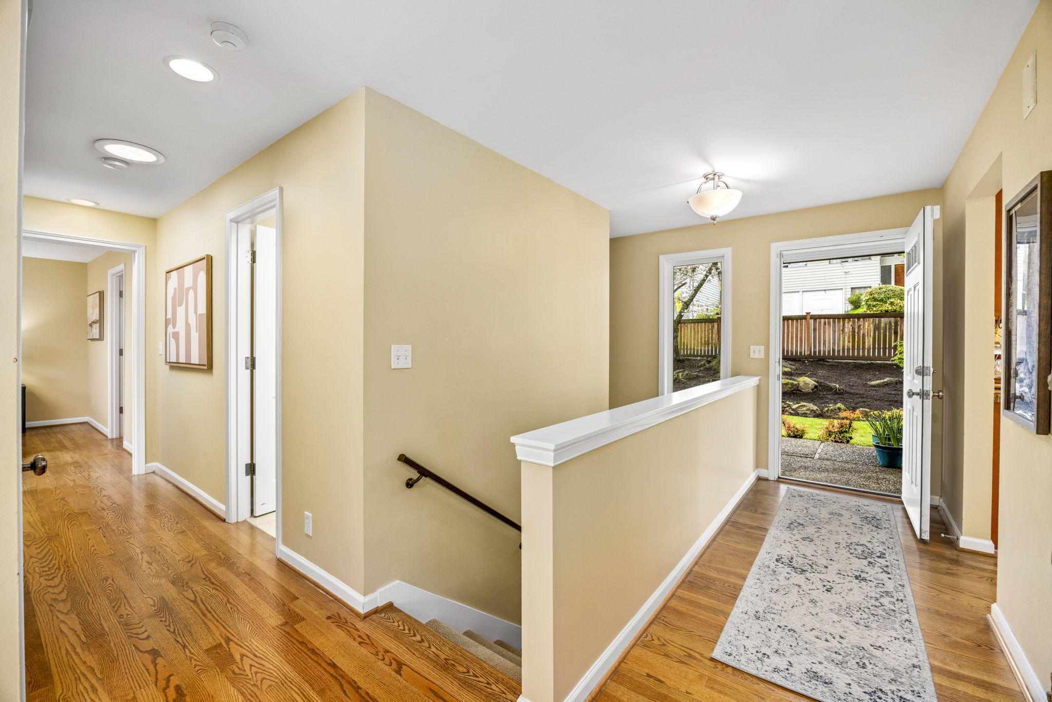  231 105th Ave SE, Bellevue, WA 98004 - 物件實景