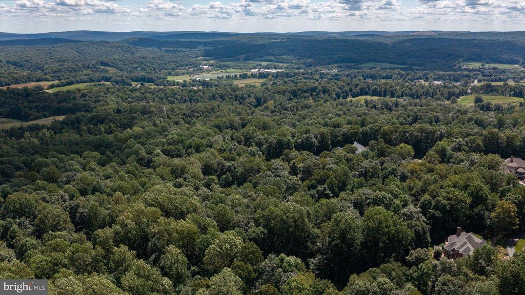 Reading, Pennsylvania, 19607, United States, 4 Bedrooms Bedrooms, ,4 BathroomsBathrooms,Residential,For Sale,1951295