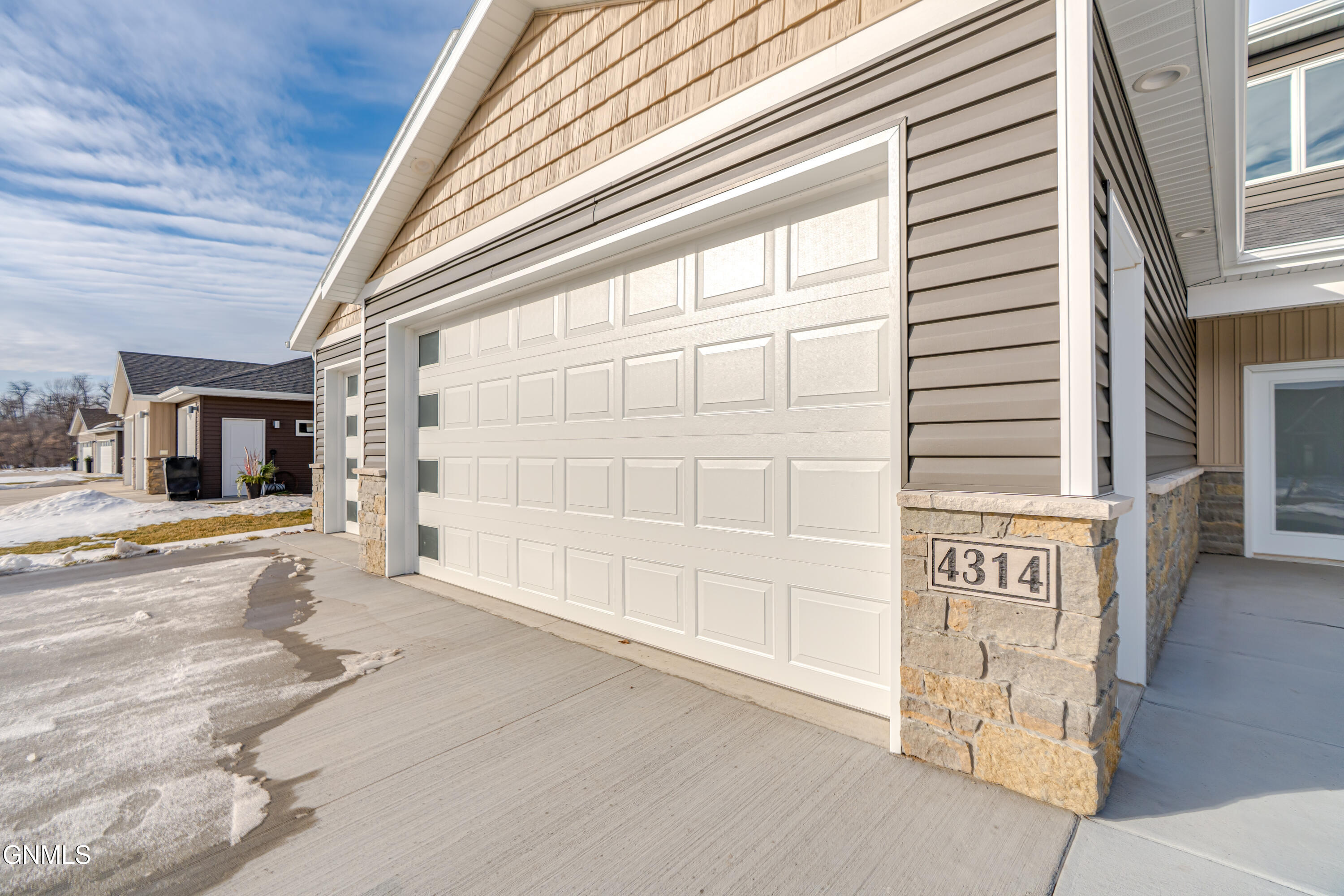 Bismarck, North Dakota, 58504, United States, 3 Bedrooms Bedrooms, ,3 BathroomsBathrooms,Residential,For Sale,1990229