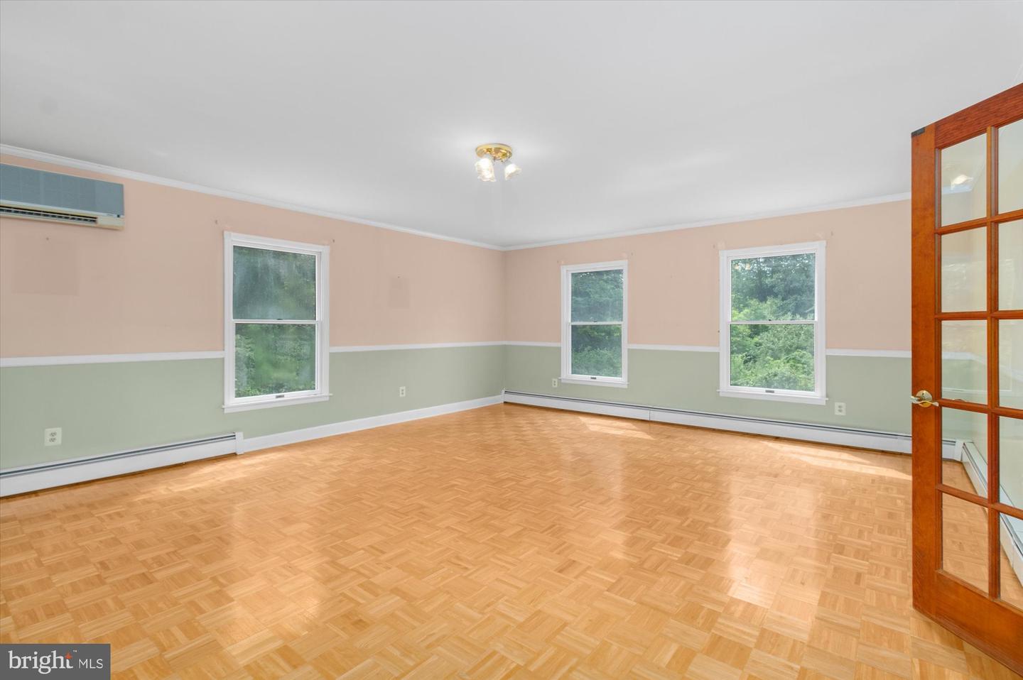 Lambertville, New Jersey, 08530, United States, 4 Bedrooms Bedrooms, ,3 BathroomsBathrooms,Residential,For Sale,1901390