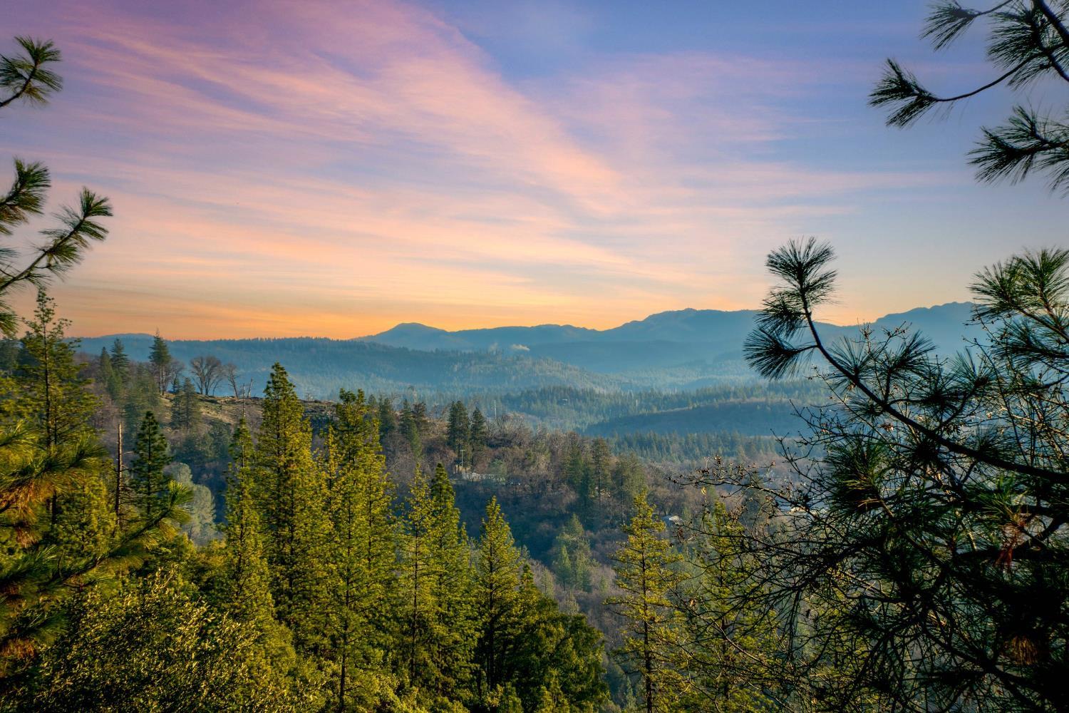 Grass Valley, California, 95949, United States, 3 Bedrooms Bedrooms, ,5 BathroomsBathrooms,Residential,For Sale,2006343