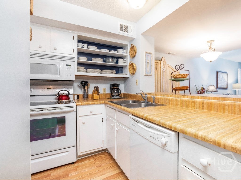 Tybee Island, Georgia, 31328, United States, 2 Bedrooms Bedrooms, ,2 BathroomsBathrooms,Residential,For Sale,2021564