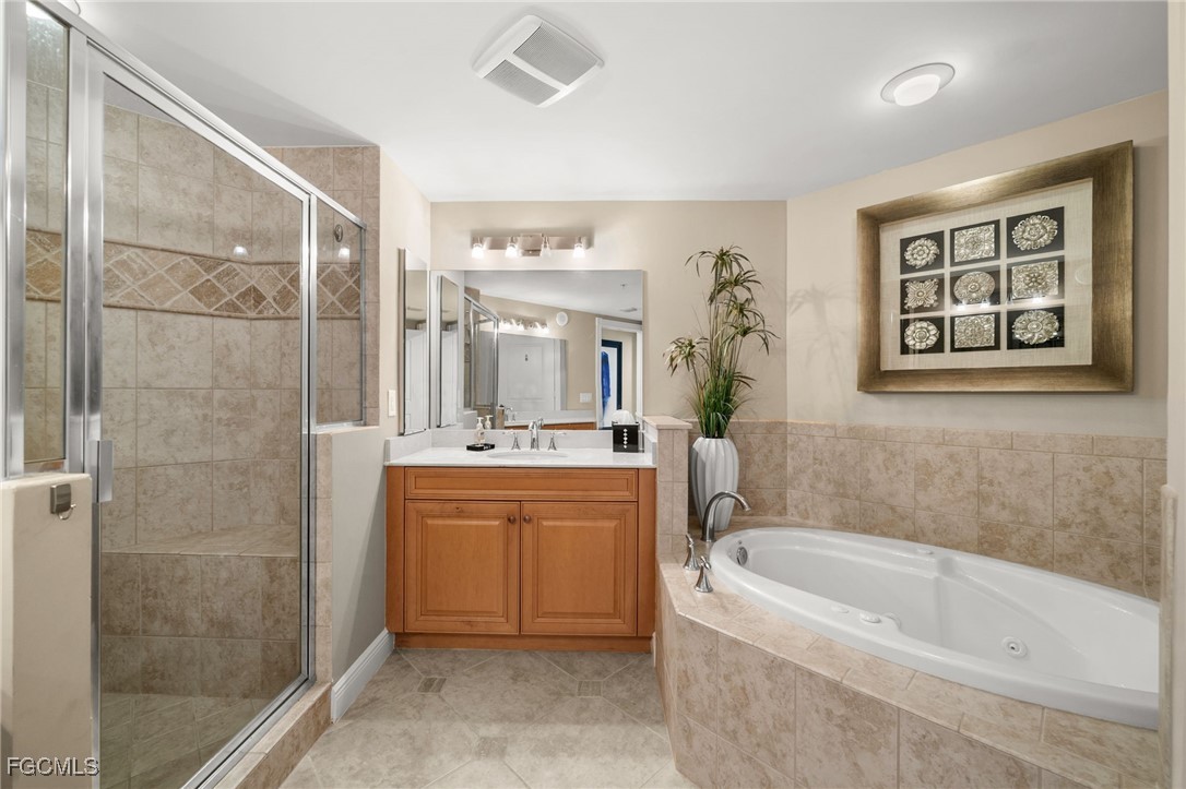 Cape Coral, Florida, 33914, United States, 3 Bedrooms Bedrooms, ,4 BathroomsBathrooms,Residential,For Sale,1975468