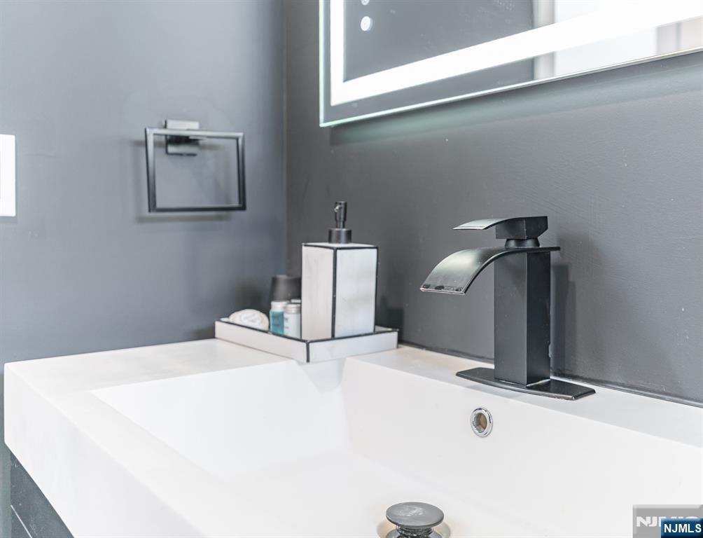 Ringwood, New Jersey, 07456, United States, 3 Bedrooms Bedrooms, ,3 BathroomsBathrooms,Residential,For Sale,1981754