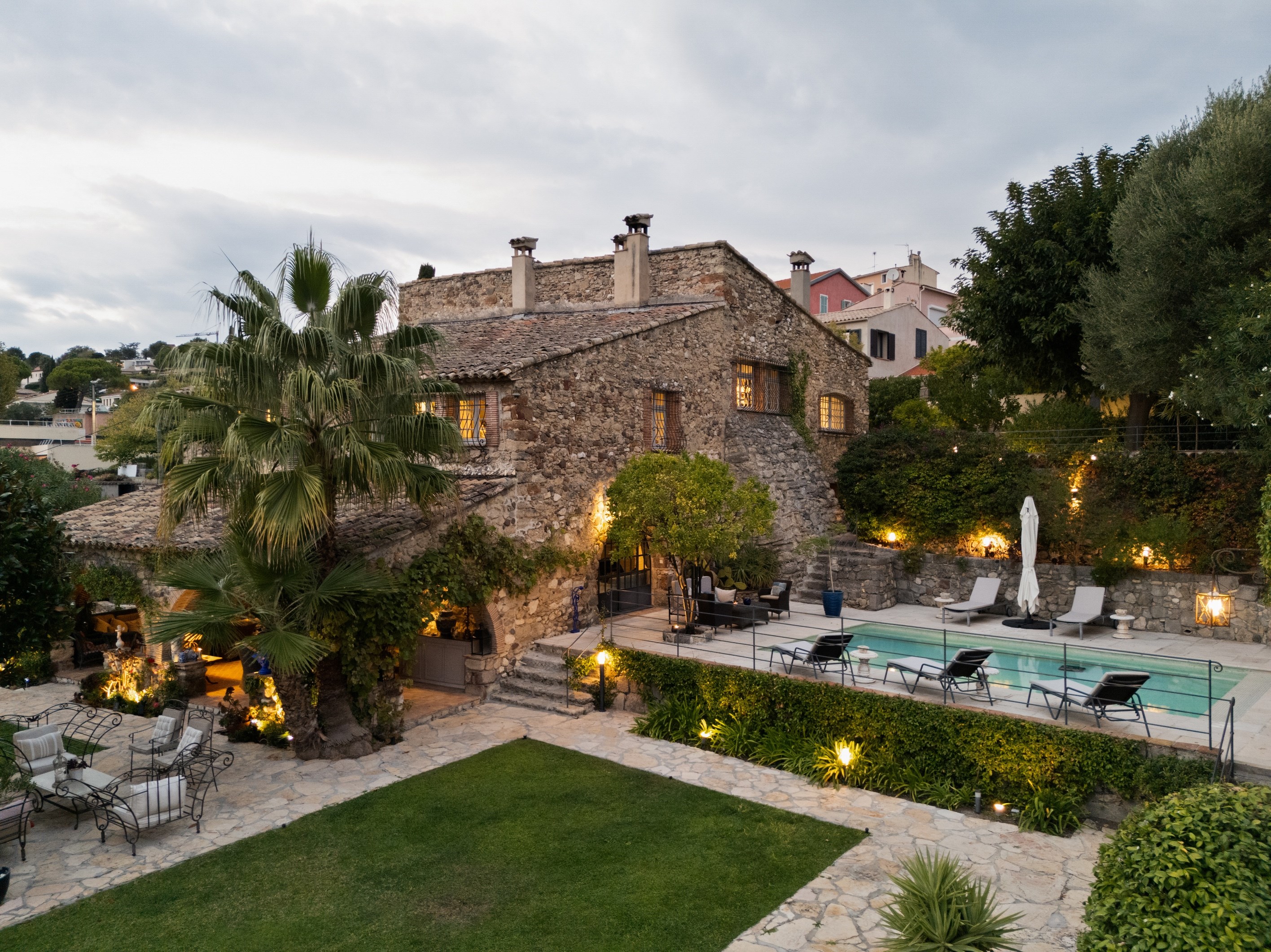 Exceptional stone bastide in Biot with pool and sea views - 物件實景