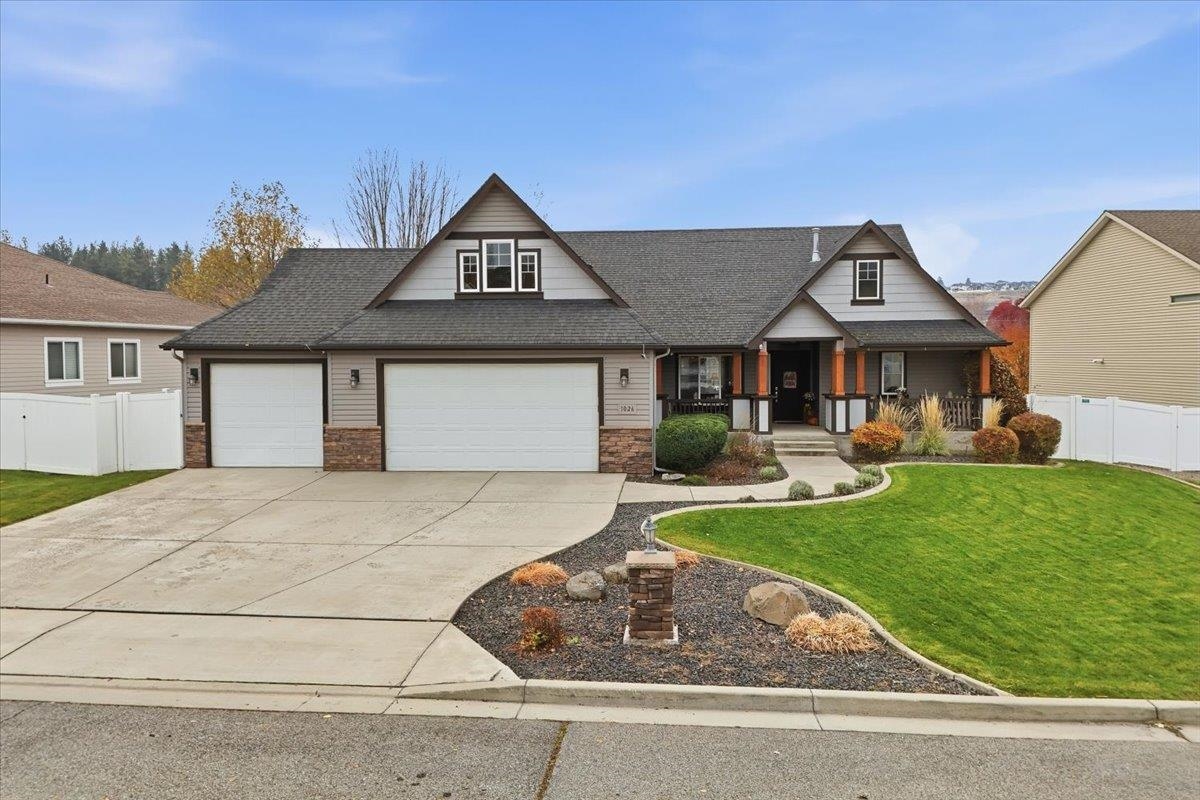 Greenacres, Washington, 99016, United States, 6 Bedrooms Bedrooms, ,3 BathroomsBathrooms,Residential,For Sale,1992048