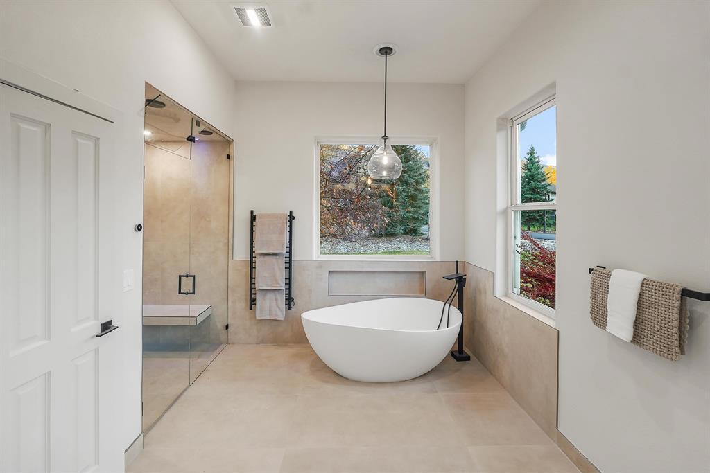 Durango, Colorado, 81301, United States, 3 Bedrooms Bedrooms, ,2 BathroomsBathrooms,Residential,For Sale,1989525