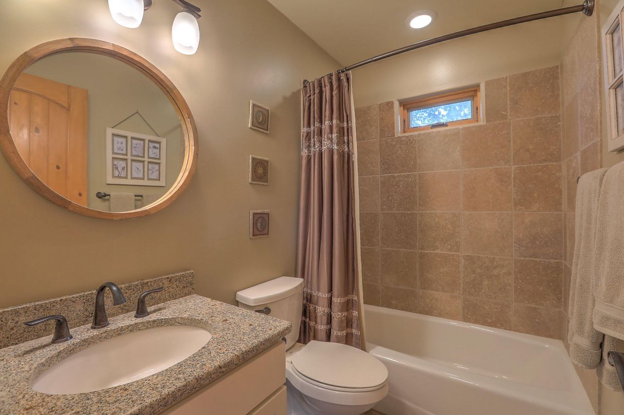 Corrales, New Mexico, 87048, United States, 2 Bedrooms Bedrooms, ,3 BathroomsBathrooms,Residential,For Sale,1838092
