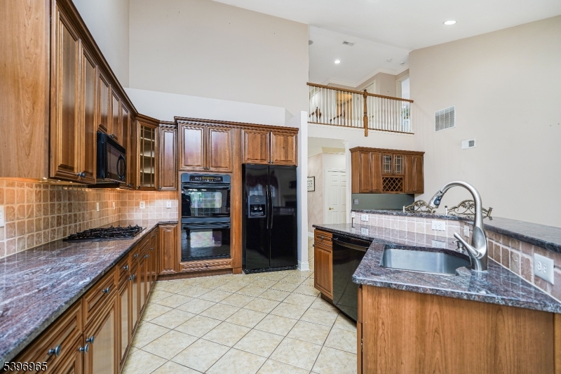 Franklin Twp., New Jersey, 08873, United States, 2 Bedrooms Bedrooms, ,3 BathroomsBathrooms,Residential,For Sale,1992917