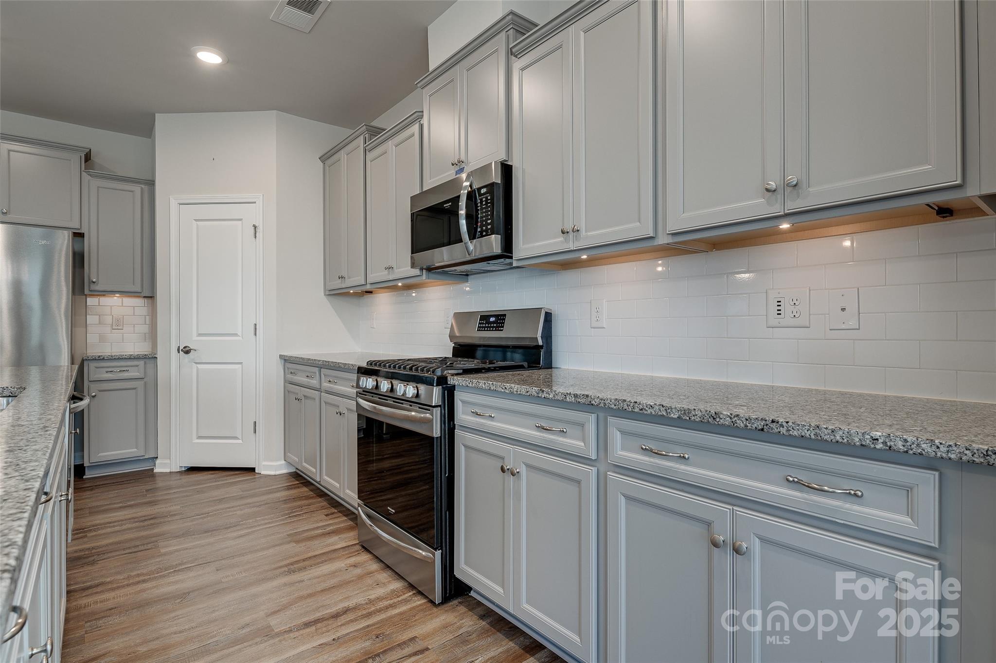 Charlotte, North Carolina, 28273, United States, 4 Bedrooms Bedrooms, ,3 BathroomsBathrooms,Residential,For Sale,1988941