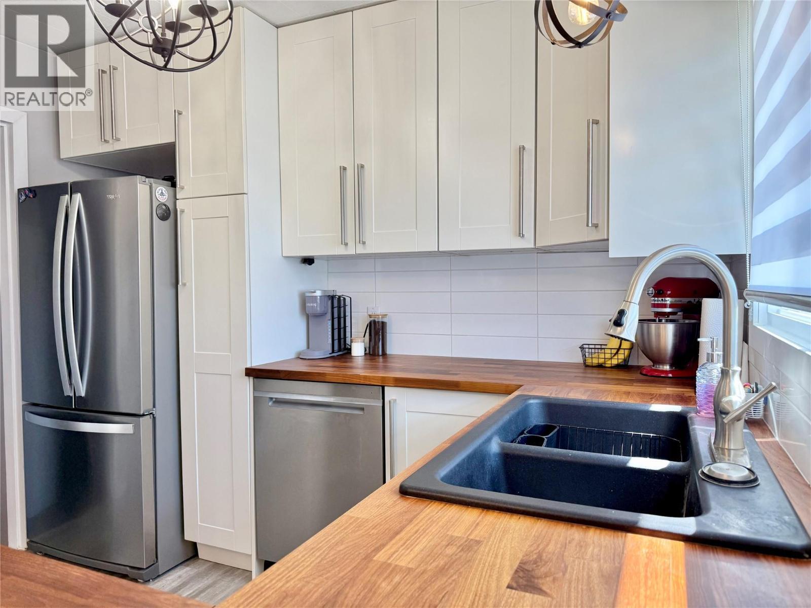 GRAND FORKS, British Columbia, V0H 1H2, CA, 4 Bedrooms Bedrooms, ,1 BathroomBathrooms,Residential,For Sale,1918245