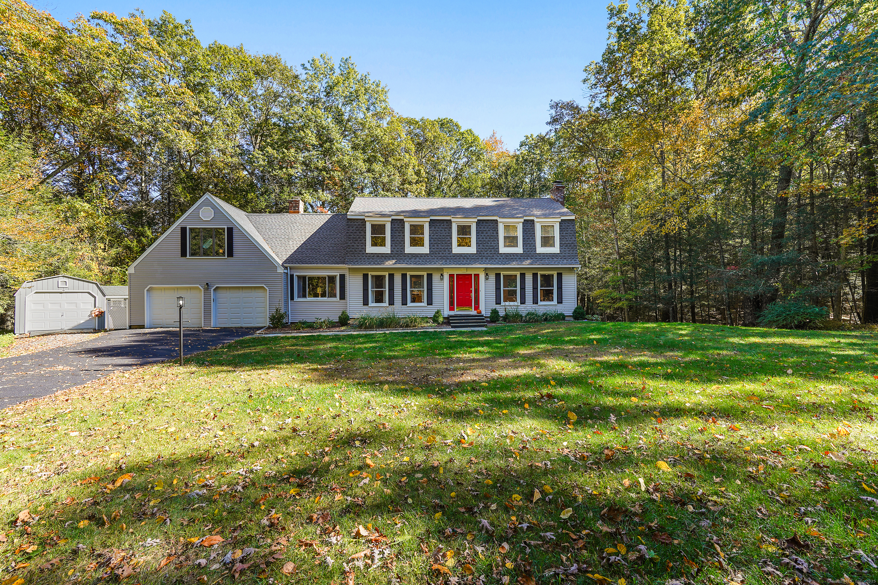 Brookfield, Connecticut, 06804, United States, 4 Bedrooms Bedrooms, ,3 BathroomsBathrooms,Residential,For Sale,1969368