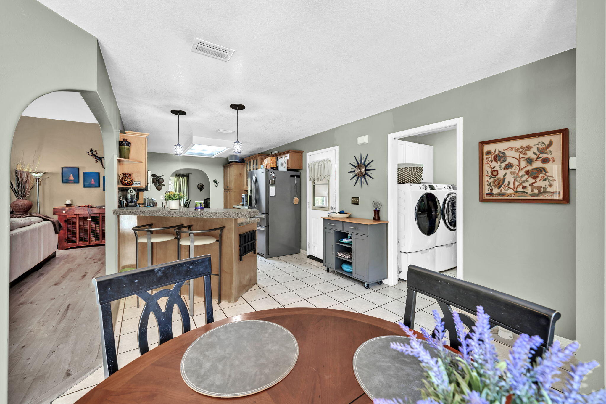 Crestview, Florida, 32539, United States, 4 Bedrooms Bedrooms, ,2 BathroomsBathrooms,Residential,For Sale,1918564
