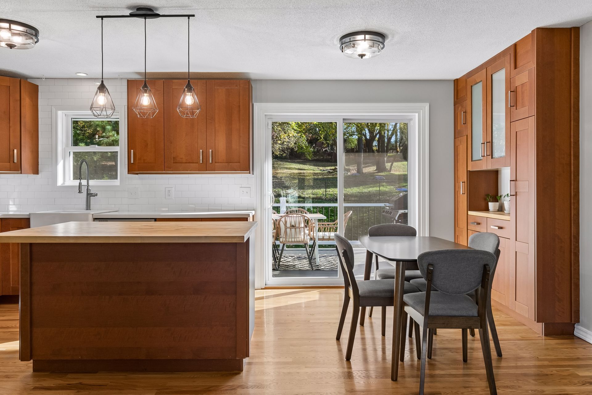  A Light-Filled Home Near Rolling Oaks Park - 物件實景