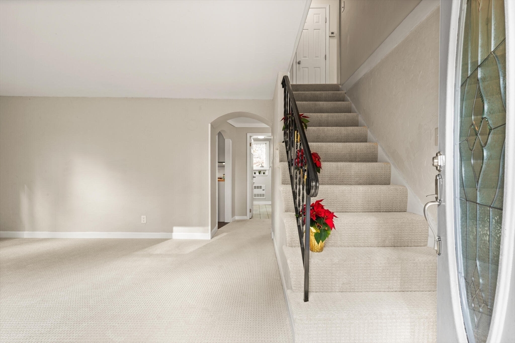 Dunstable, Massachusetts, 01827, United States, 4 Bedrooms Bedrooms, ,2 BathroomsBathrooms,Residential,For Sale,2001941