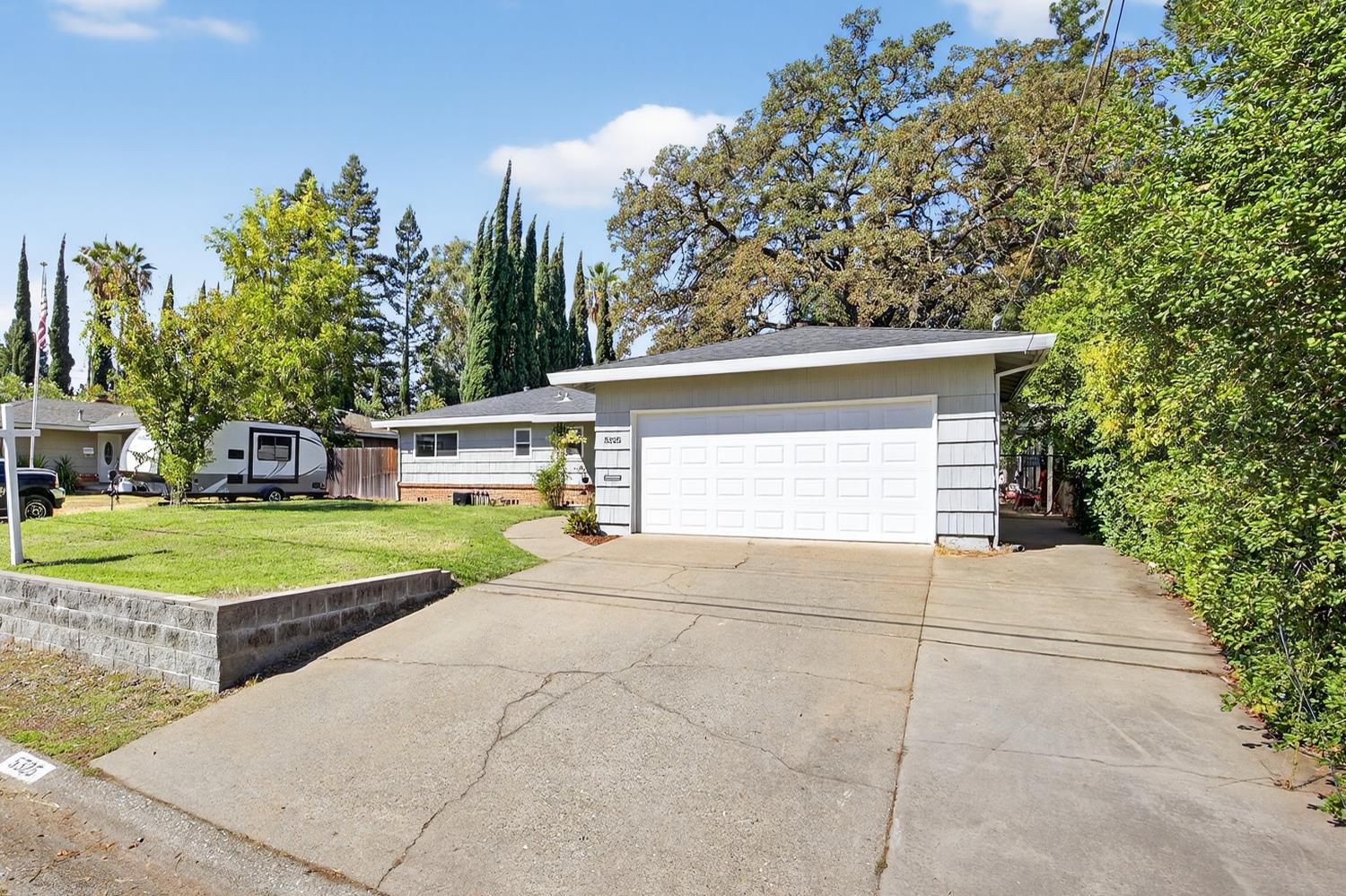 Carmichael, California, 95608, United States, 3 Bedrooms Bedrooms, ,2 BathroomsBathrooms,Residential,For Sale,1938717