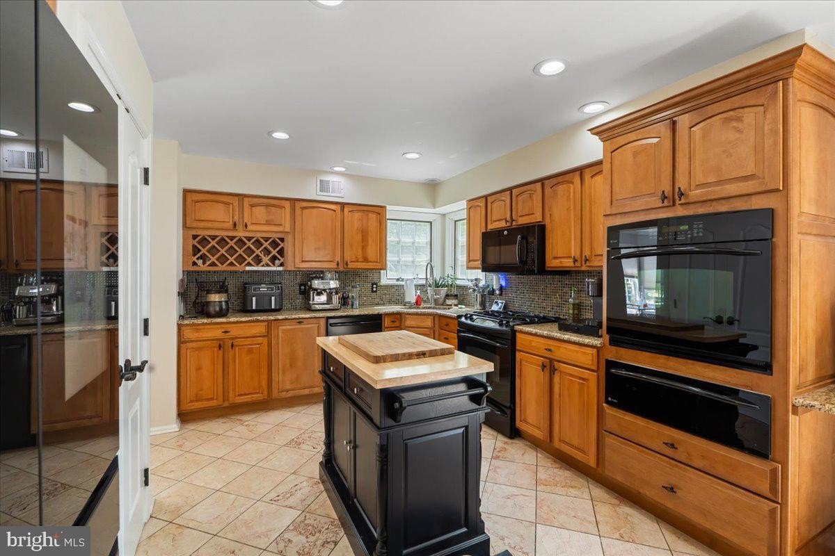 WILLIAMSTOWN, New Jersey, 08094, United States, 4 Bedrooms Bedrooms, ,3 BathroomsBathrooms,Residential,For Sale,1914330