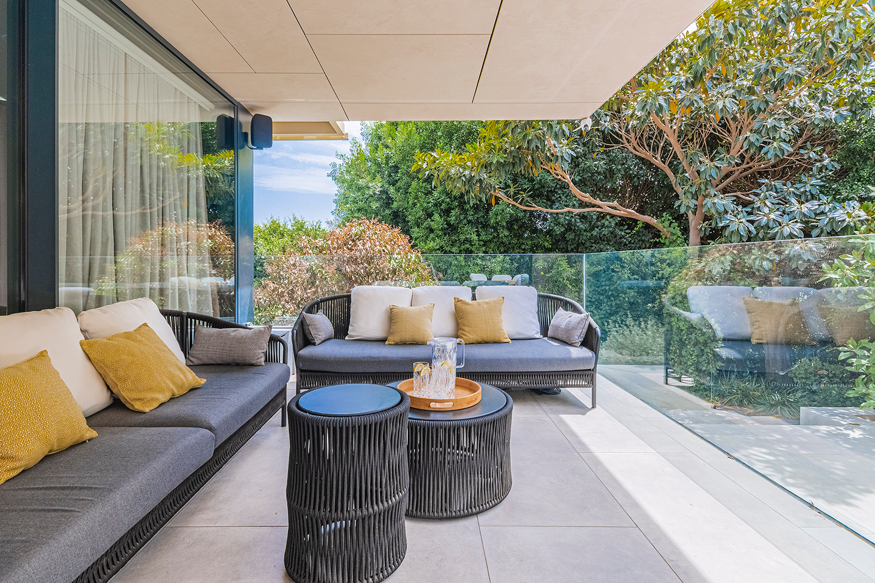  Luxury contemporary villa with pool, garden, and top energy efficiency - 物件實景