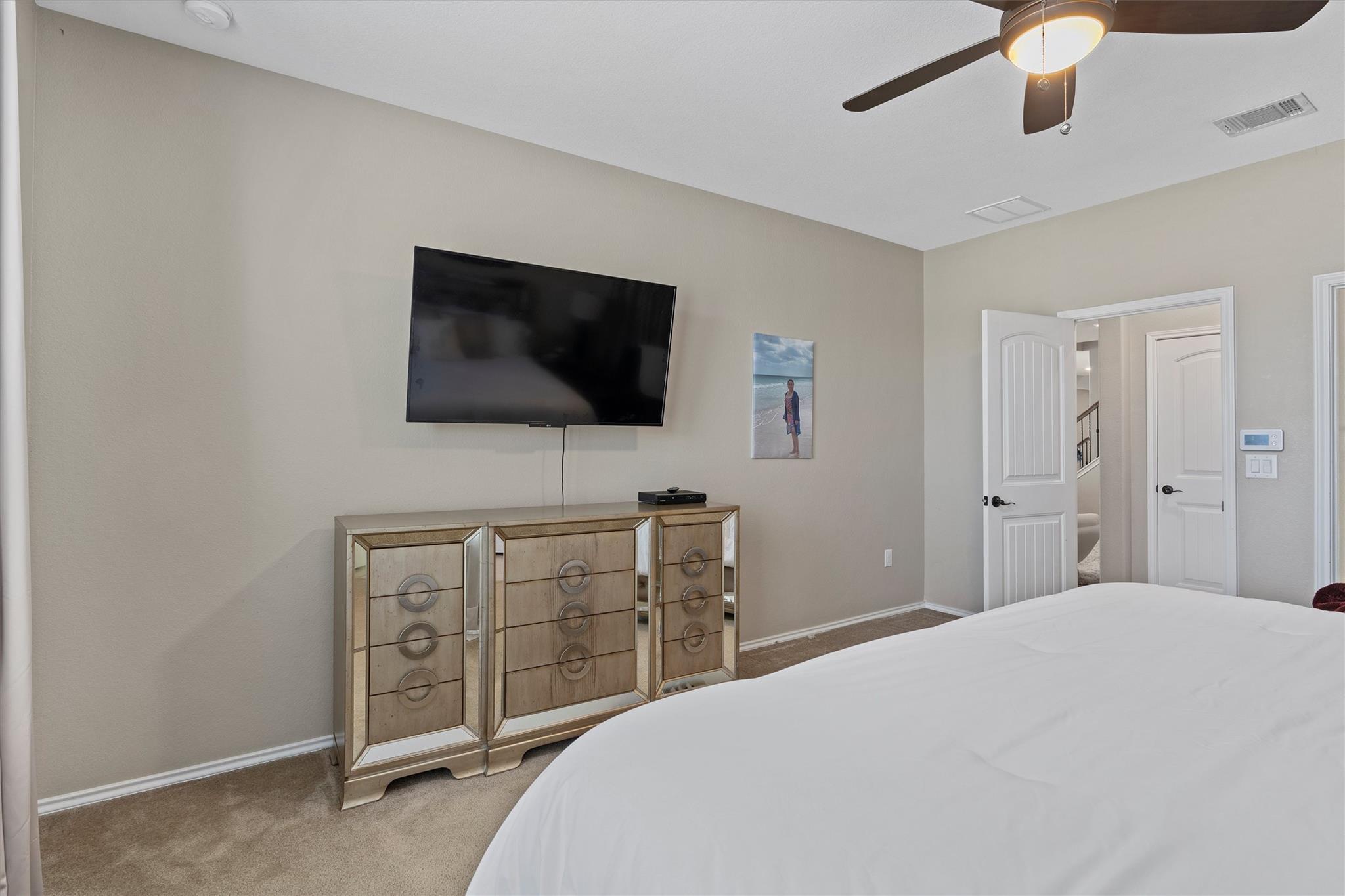 Austin, Texas, 78744, United States, 5 Bedrooms Bedrooms, ,4 BathroomsBathrooms,Residential,For Sale,1975896