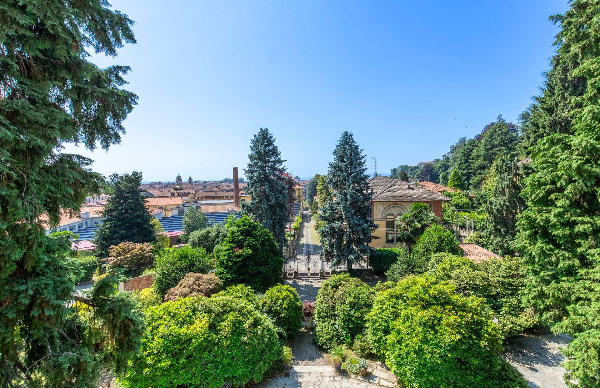 Biella, Biella, 13051, IT, 2 Bedrooms Bedrooms, ,2 BathroomsBathrooms,Residential,For Sale,1882465