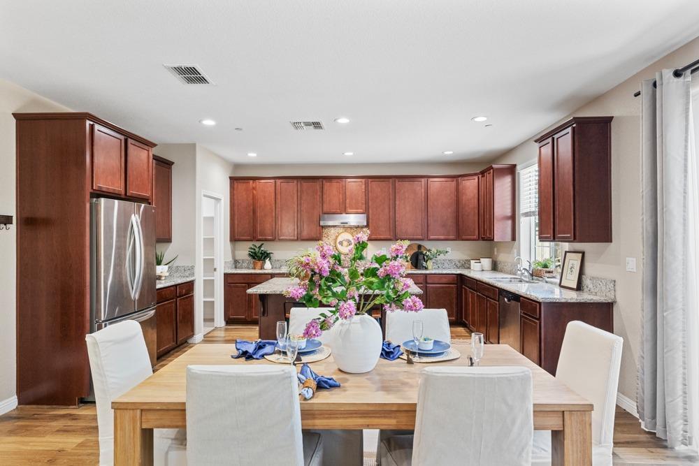 Woodland, California, 95776, United States, 4 Bedrooms Bedrooms, ,3 BathroomsBathrooms,Residential,For Sale,1939762