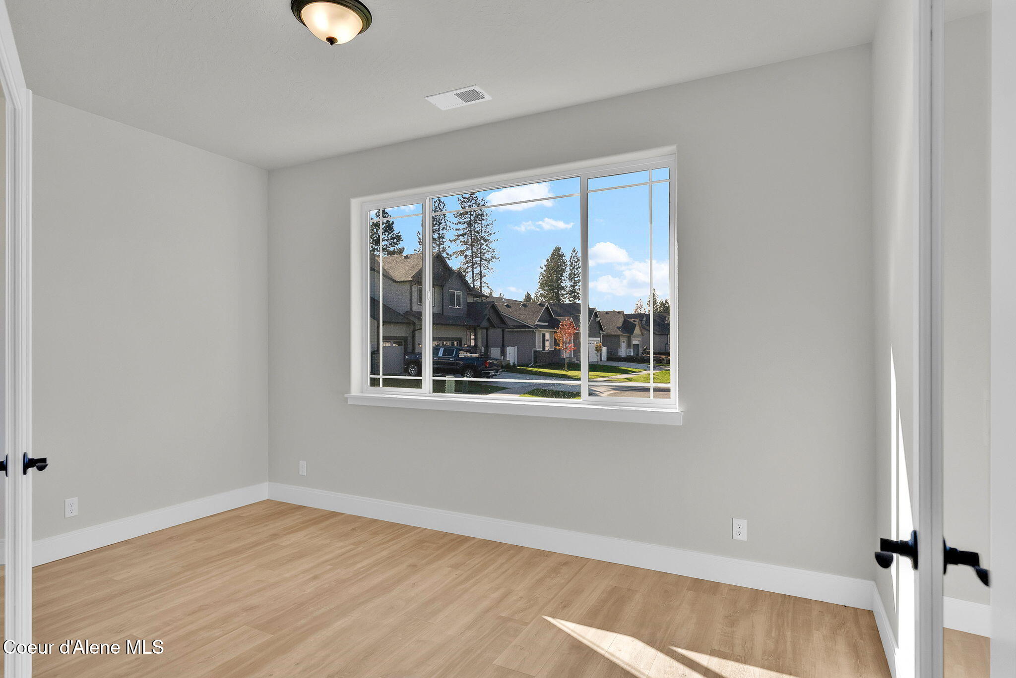 Rathdrum, Idaho, 83858, United States, 3 Bedrooms Bedrooms, ,1 BathroomBathrooms,Residential,For Sale,1999079