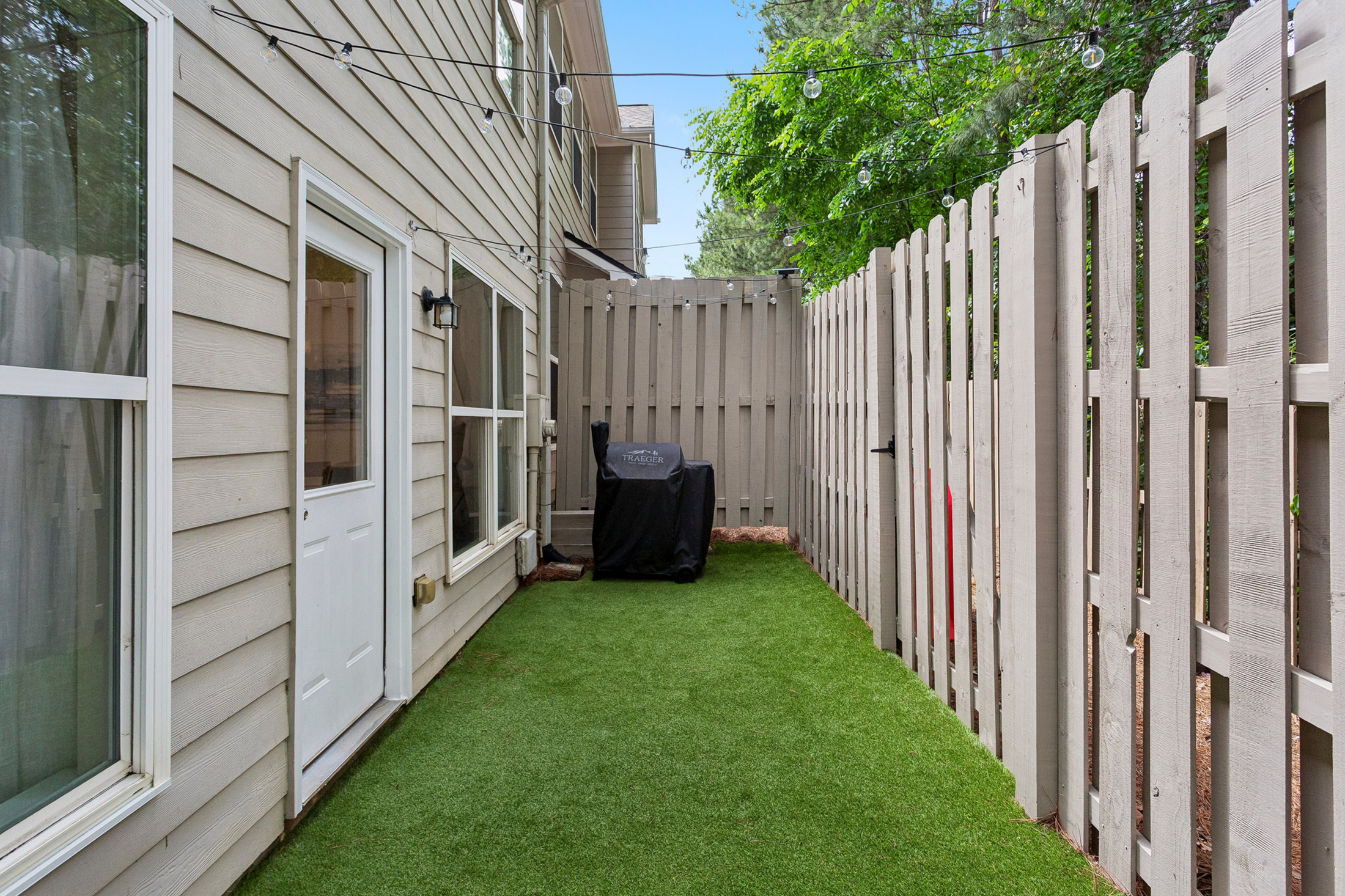  Move-in Ready Townhome Offers Space and Convenience - 物件實景