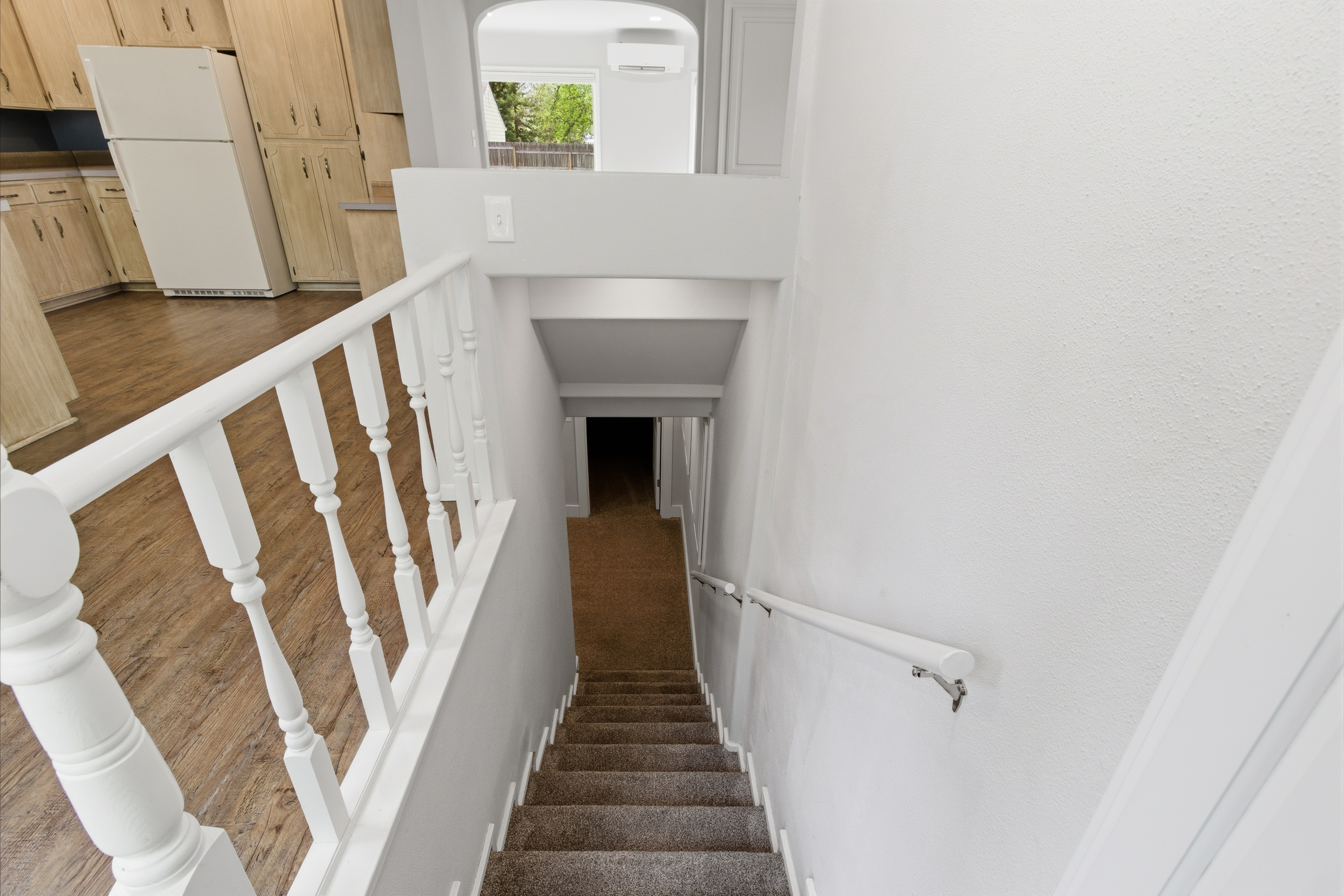  1021 E Chestnut St - 物件實景