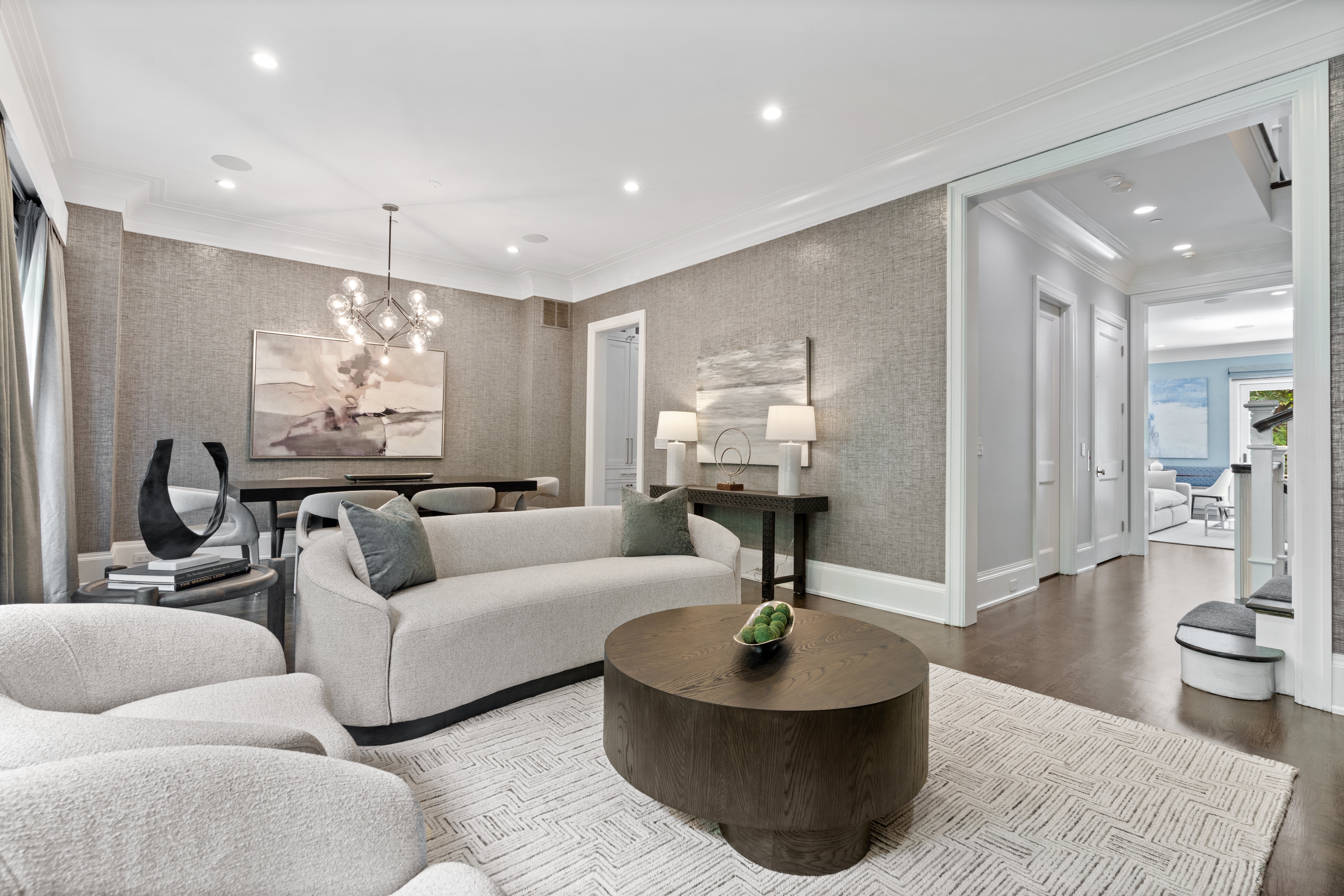 A Rare Opportunity to Own a 5,245-Square-Foot Single-Family Home - 物件實景