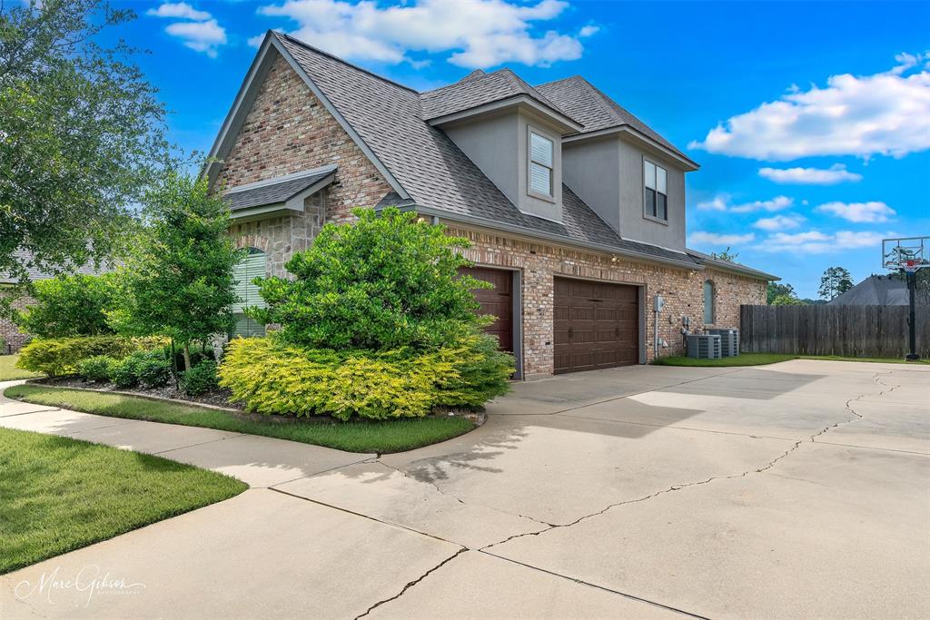 Shreveport, Louisiana, 71106, United States, 4 Bedrooms Bedrooms, ,4 BathroomsBathrooms,Residential,For Sale,1846885