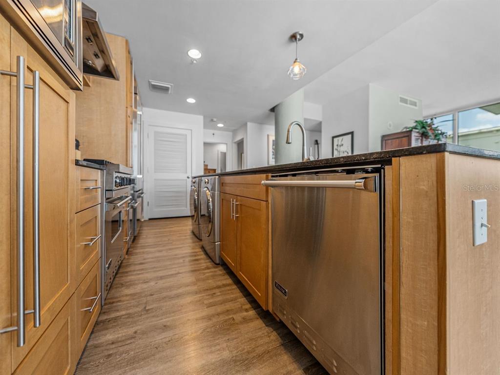 Tampa, Florida, 33602, United States, 1 Bedroom Bedrooms, ,2 BathroomsBathrooms,Residential,For Sale,1807675