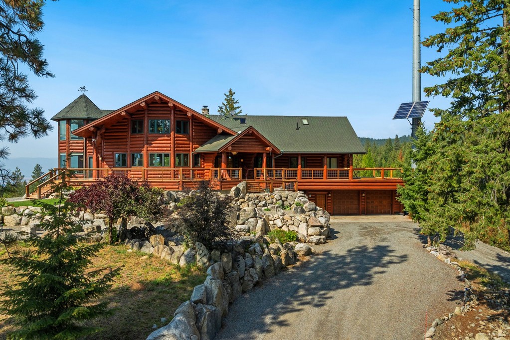 Bonners Ferry, Idaho, 83805, United States, 3 Bedrooms Bedrooms, ,4 BathroomsBathrooms,Residential,For Sale,1984473