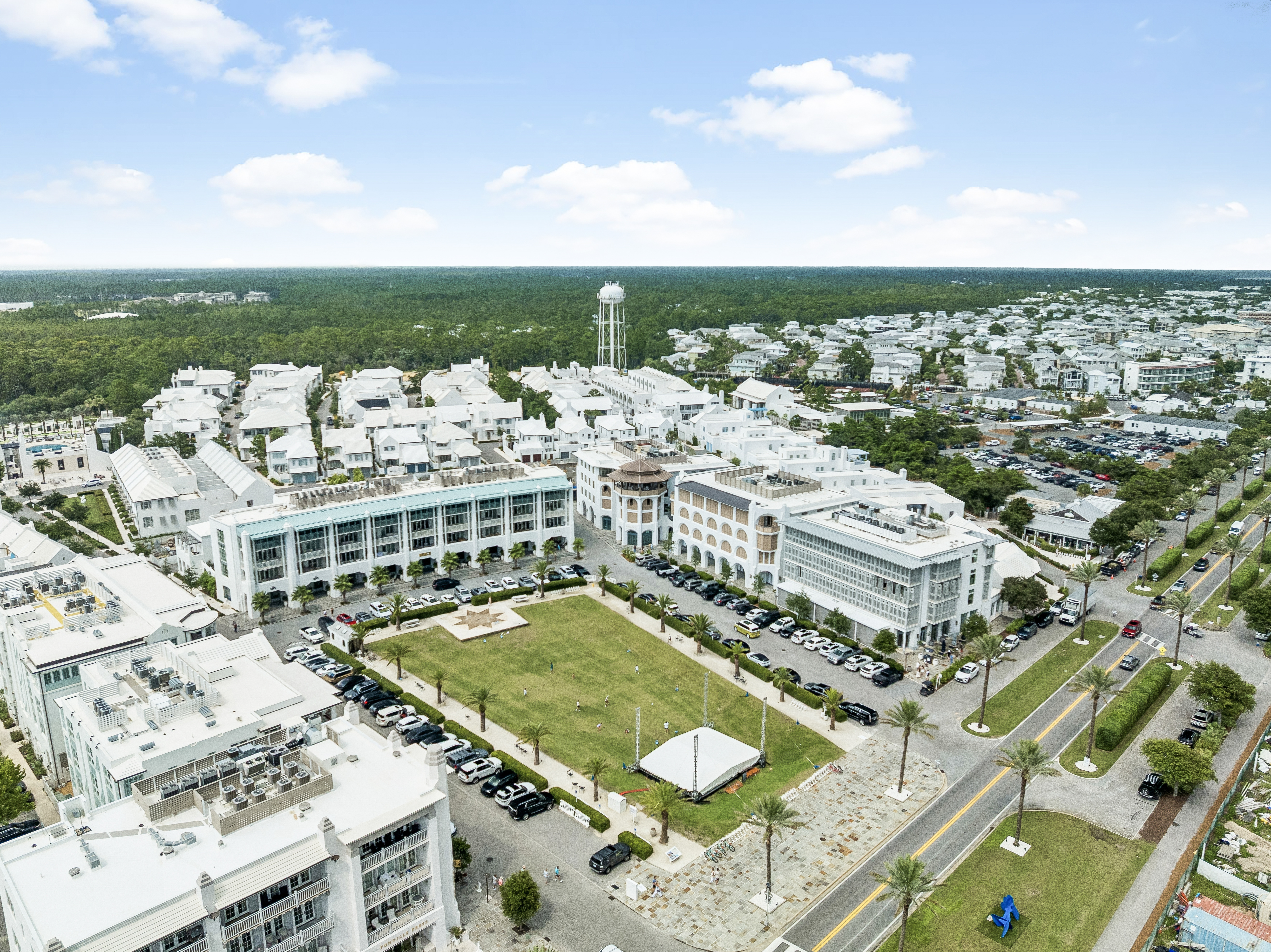  Courtyard Retreat with Dual Primary Suites in Coastal Community - 物件實景