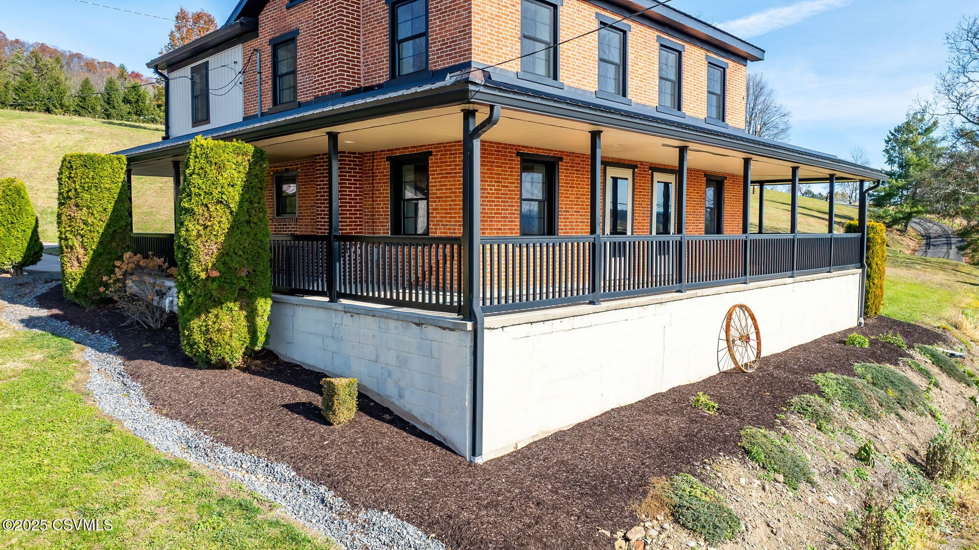 Berwick, Pennsylvania, 18603, United States, 4 Bedrooms Bedrooms, ,2 BathroomsBathrooms,Residential,For Sale,1993834