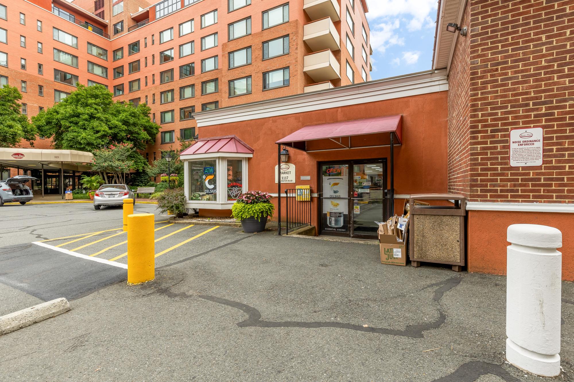  1021 Arlington Boulevard, Arlington, VA, 22209 - 物件實景