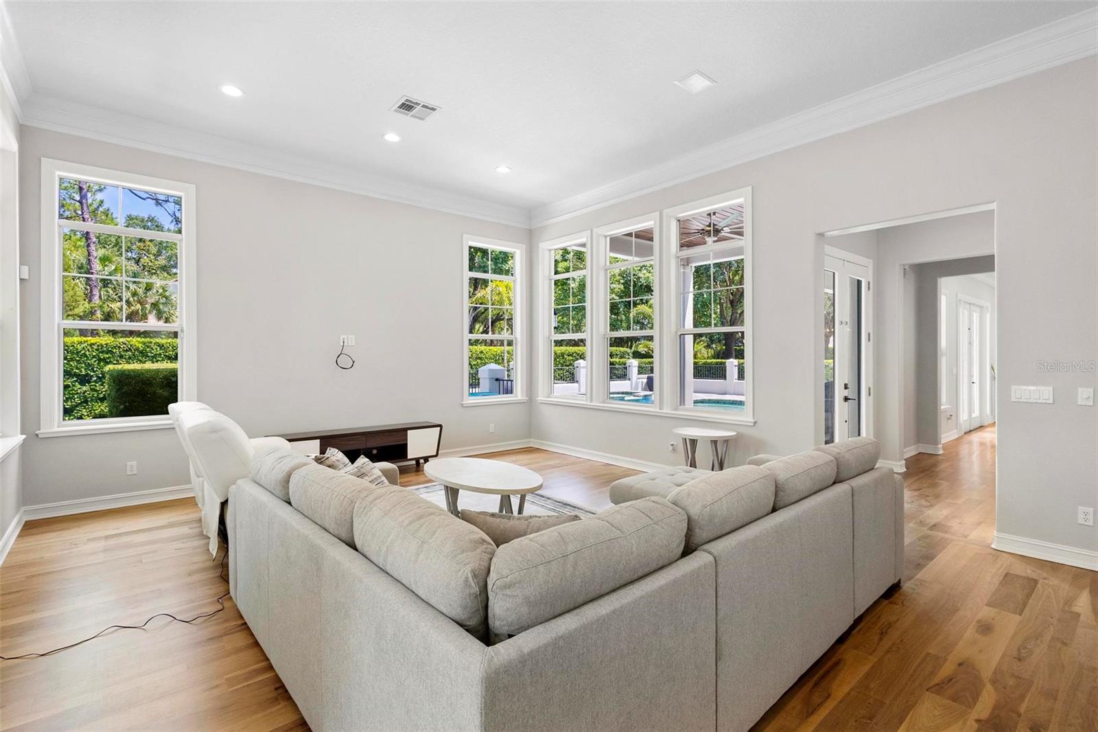 ORLANDO, Florida, 32827, United States, 3 Bedrooms Bedrooms, ,5 BathroomsBathrooms,Residential,For Sale,1825170