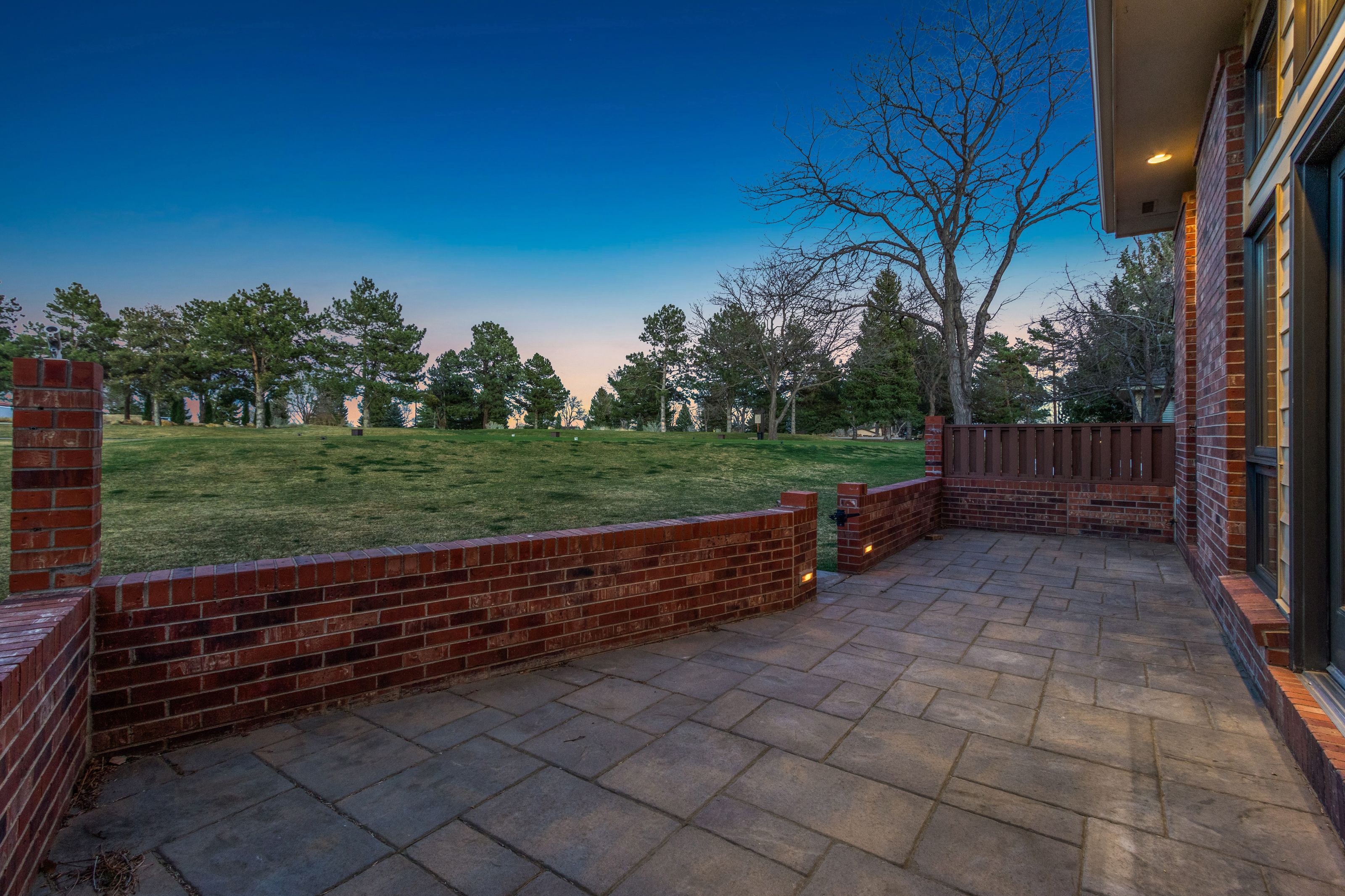  Cottonwood Pointe Home Tucked Along the 9th Fairway of Fort Collins Country Club - 物件實景